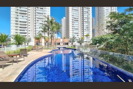Apartamento à venda com 80m², 2 quartos e 2 vagas Apartamento à venda com 80m², 2 quartos e 2 vagasÁrea comum - Piscina