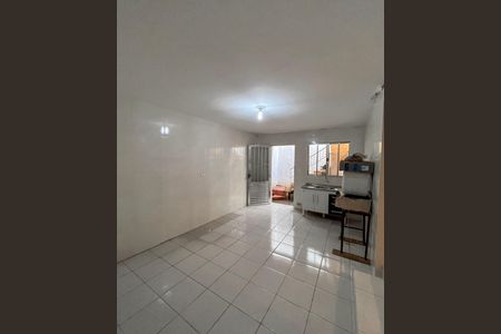 Casa à venda com 140m², 3 quartos e 1 vagaBanheiro 2
