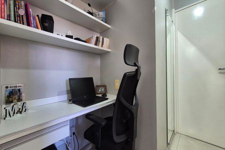 Apartamento à venda com 57m², 2 quartos e 1 vagaEstação de Trabalho - Corredor 