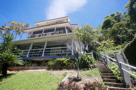 Casa para alugar com 273m², 5 quartos e 3 vagasFrente da Casa