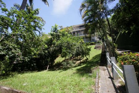 Casa para alugar com 273m², 5 quartos e 3 vagasQuintal