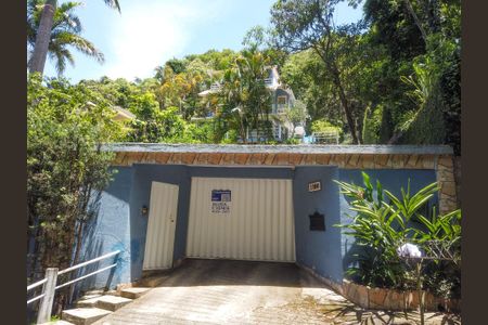 Casa para alugar com 273m², 5 quartos e 3 vagasFachada