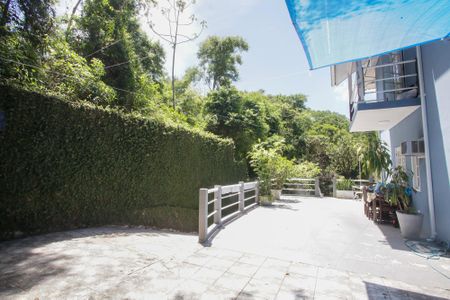 Casa para alugar com 273m², 5 quartos e 3 vagasLateral da Casa