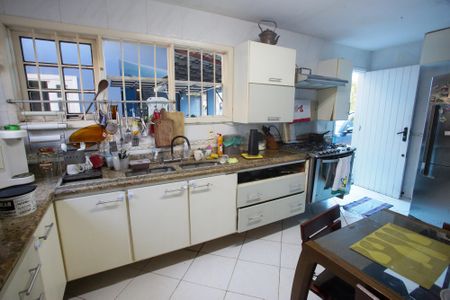 Casa para alugar com 273m², 5 quartos e 3 vagasCozinha