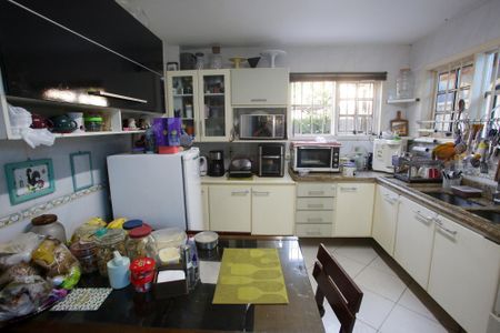 Casa para alugar com 273m², 5 quartos e 3 vagasCozinha