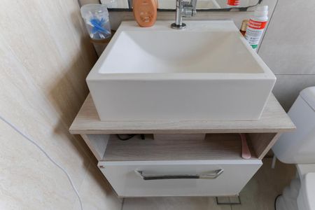 Casa à venda com 240m², 3 quartos e 2 vagasBanheiro social