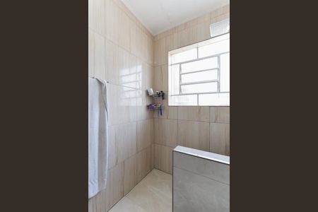 Casa à venda com 240m², 3 quartos e 2 vagasBanheiro da suíte