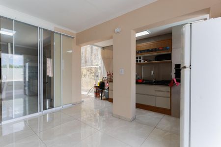 Casa à venda com 240m², 3 quartos e 2 vagasÁrea de lazer