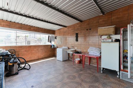 Casa à venda com 240m², 3 quartos e 2 vagasVaranda da suíte e área de serviço