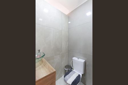 Casa à venda com 240m², 3 quartos e 2 vagasLavabo