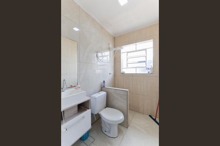 Casa à venda com 240m², 3 quartos e 2 vagasBanheiro social