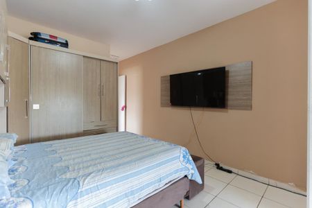 Casa à venda com 240m², 3 quartos e 2 vagasSuíte