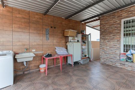 Casa à venda com 240m², 3 quartos e 2 vagasVaranda da suíte e área de serviço