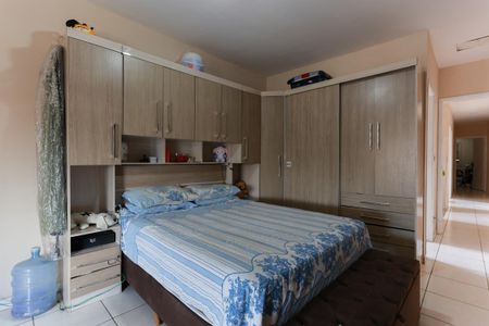 Casa à venda com 240m², 3 quartos e 2 vagasSuíte