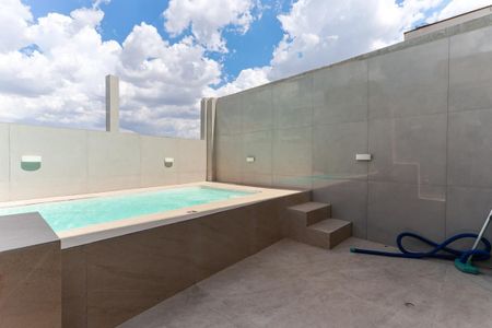 Casa à venda com 240m², 3 quartos e 2 vagasPiscina