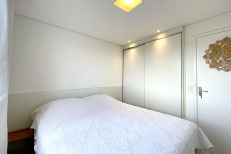 Apartamento à venda com 80m², 3 quartos e 2 vagasQuarto 2