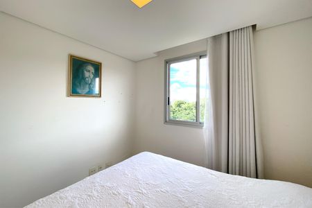 Apartamento à venda com 80m², 3 quartos e 2 vagasQuarto 2