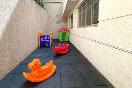 Apartamento à venda com 80m², 3 quartos e 2 vagasÁrea comum - Playground