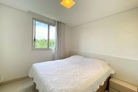 Apartamento à venda com 80m², 3 quartos e 2 vagasQuarto 2