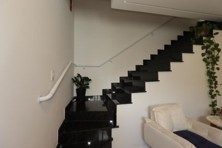 Apartamento à venda com 160m², 3 quartos e 2 vagasEscada