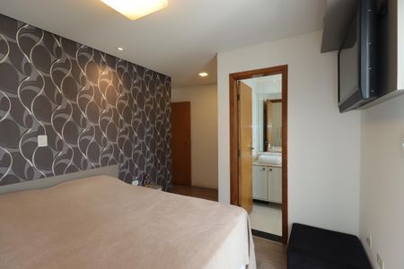 Apartamento à venda com 160m², 3 quartos e 2 vagasSuíte