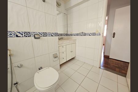 Apartamento para alugar com 150m², 5 quartos e 1 vaga Apartamento para alugar com 150m², 5 quartos e 1 vagaBanheiro