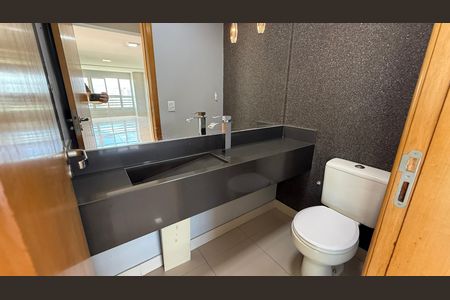 Apartamento à venda com 269m², 4 quartos e 3 vagas Apartamento à venda com 269m², 4 quartos e 3 vagasLavabo