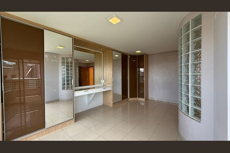 Apartamento à venda com 269m², 4 quartos e 3 vagas Apartamento à venda com 269m², 4 quartos e 3 vagasSuite 01 - Principal