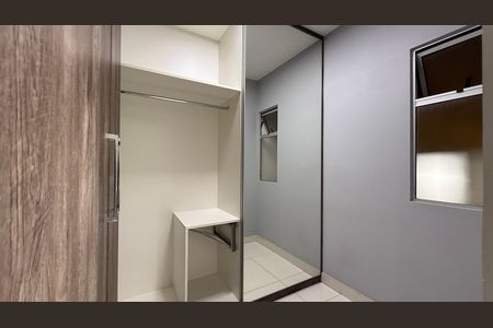 Apartamento à venda com 269m², 4 quartos e 3 vagas Apartamento à venda com 269m², 4 quartos e 3 vagasSuite 03 - Closet