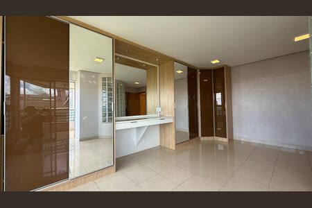Apartamento à venda com 269m², 4 quartos e 3 vagas Apartamento à venda com 269m², 4 quartos e 3 vagasSuite 01 - Principal