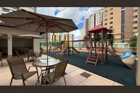 Apartamento à venda com 269m², 4 quartos e 3 vagas Apartamento à venda com 269m², 4 quartos e 3 vagasA. Comum - Circulação