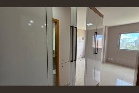 Apartamento à venda com 269m², 4 quartos e 3 vagas Apartamento à venda com 269m², 4 quartos e 3 vagasSuite 04 - Armario