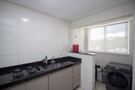 Apartamento à venda com 52m², 2 quartos e 1 vaga Apartamento à venda com 52m², 2 quartos e 1 vagaCozinha e Área de Serviço