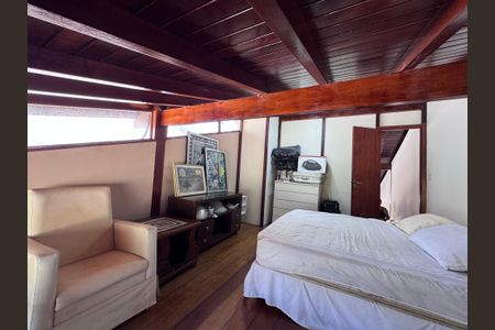 Casa de condomínio para alugar com 250m², 5 quartos e 2 vagas Casa de condomínio para alugar com 250m², 5 quartos e 2 vagasQuarto 3