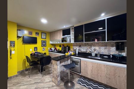 Casa de condomínio para alugar com 250m², 5 quartos e 2 vagas Casa de condomínio para alugar com 250m², 5 quartos e 2 vagasCozinha e Área de Serviço