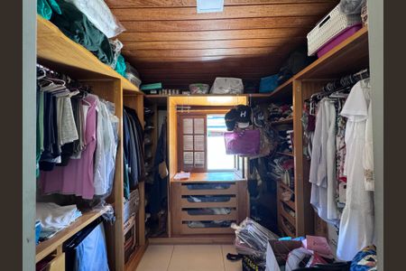 Suíte - Closet de casa de condomínio para alugar com 5 quartos, 250m² em Recreio dos Bandeirantes, Rio de Janeiro