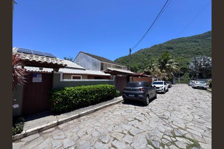 Casa de condomínio para alugar com 250m², 5 quartos e 2 vagas Casa de condomínio para alugar com 250m², 5 quartos e 2 vagasFachada