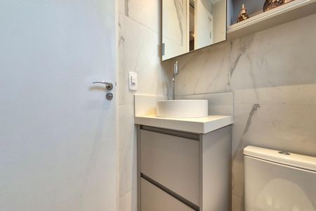 Apartamento à venda com 66m², 2 quartos e 1 vaga Apartamento à venda com 66m², 2 quartos e 1 vagaBanheiro da Suíte