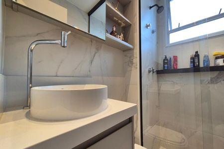 Apartamento à venda com 66m², 2 quartos e 1 vaga Apartamento à venda com 66m², 2 quartos e 1 vagaBanheiro da Suíte