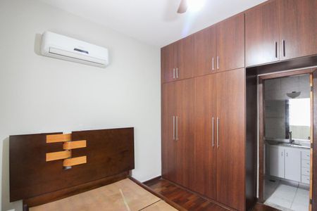 Casa à venda com 200m², 3 quartos e 3 vagasSuíte