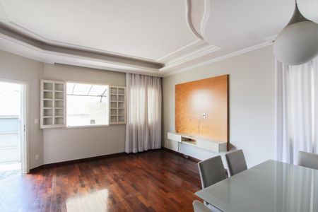 Sala de casa à venda com 3 quartos, 200m² em Santa Amelia, Belo Horizonte