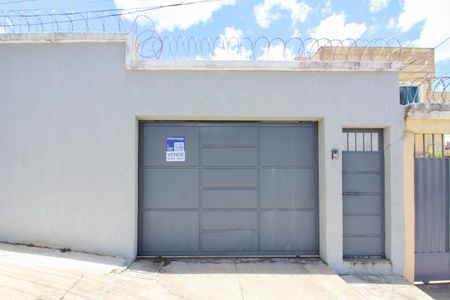 Casa à venda com 200m², 3 quartos e 3 vagasPlaquinha Instalada