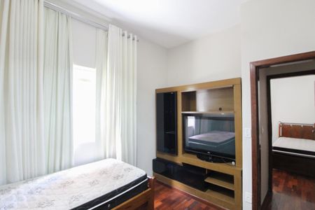 Casa à venda com 200m², 3 quartos e 3 vagasQuarto 2