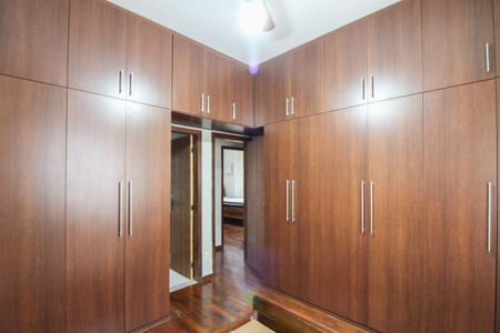 Casa à venda com 200m², 3 quartos e 3 vagasSuíte