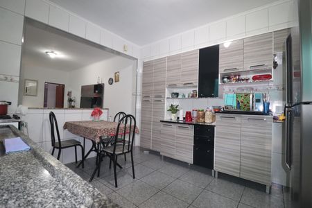 Casa à venda com 157m², 3 quartos e 2 vagasCozinha