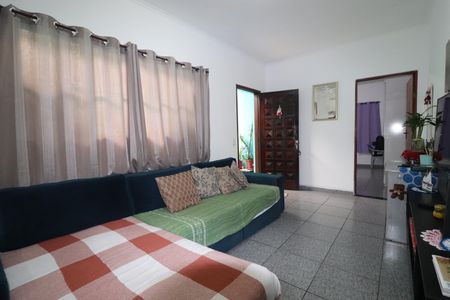 Casa à venda com 157m², 3 quartos e 2 vagasSala