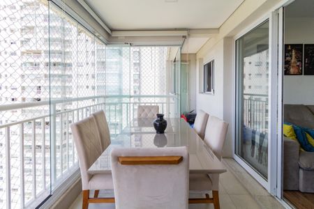 Apartamento à venda com 62m², 2 quartos e 2 vagasVaranda