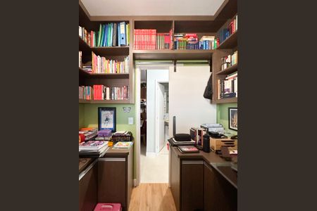 Apartamento à venda com 96m², 3 quartos e 2 vagas Apartamento à venda com 96m², 3 quartos e 2 vagasEscritório