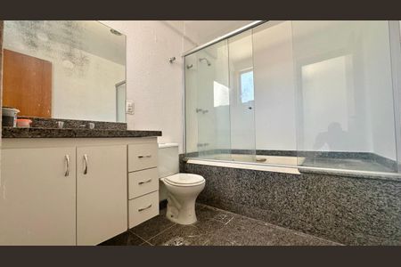 Banheiro  de apartamento para alugar com 1 quarto, 114m² em Funcionários, Belo Horizonte