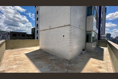Apartamento para alugar com 114m², 1 quarto e 1 vagaTerraço  